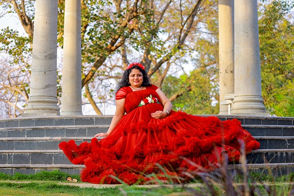 Maternity photoshoot poses
