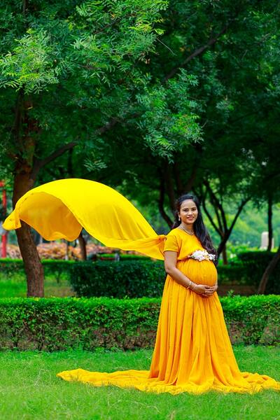 Babybump Photoshoot dresses for rental