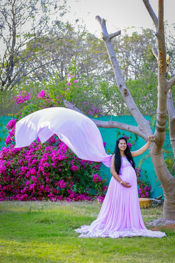 Maternity Photoshoot dresses for rental