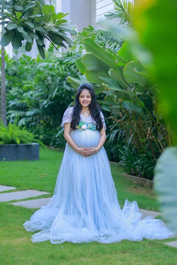 Babybump Photoshoot dresses for rental